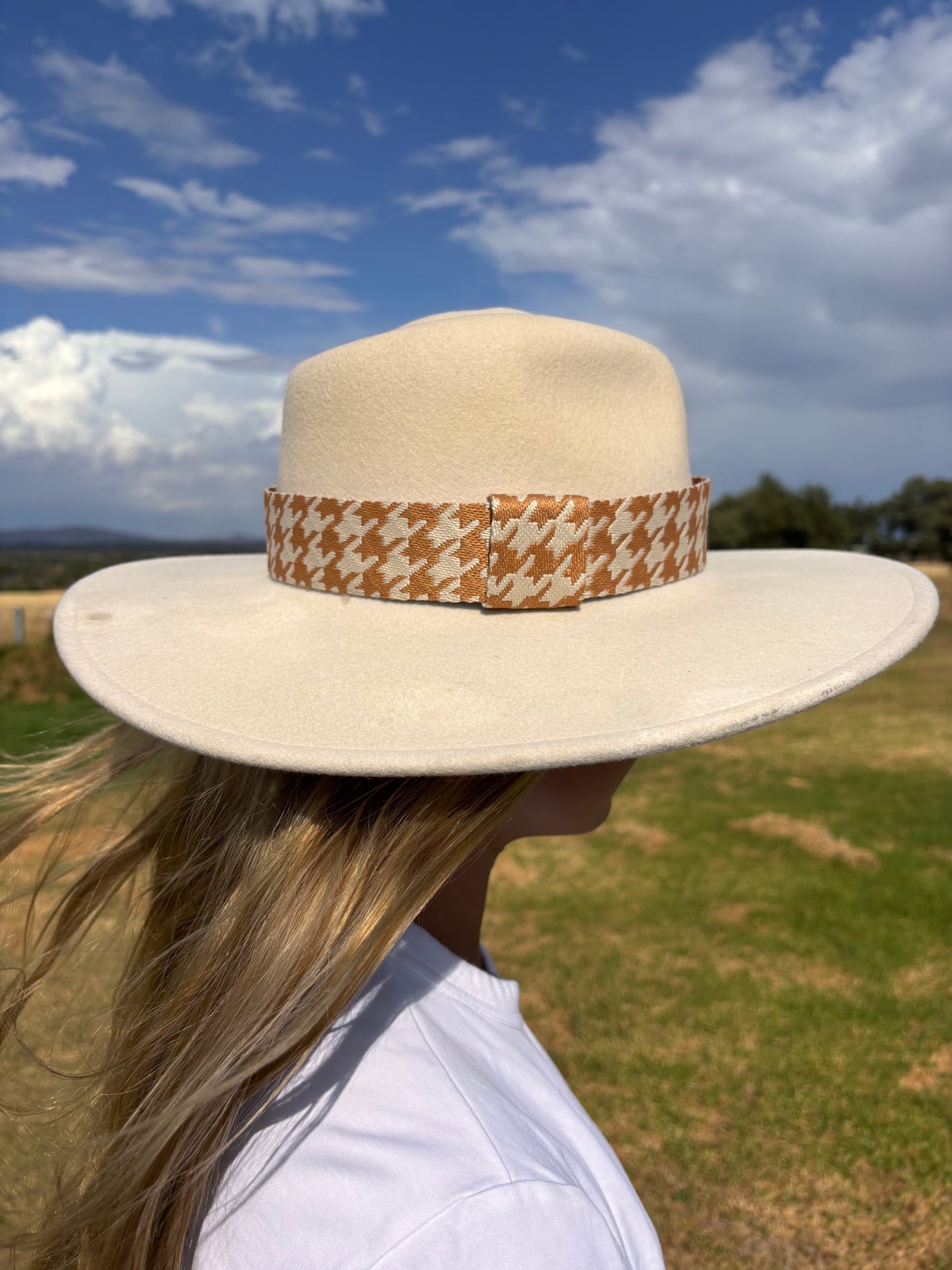 Sandstone Houndstooth Hatband - Hattie Lapel